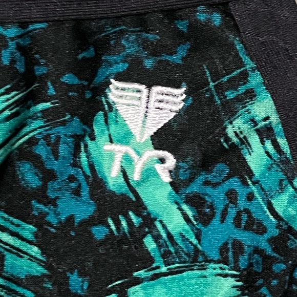 New TYR Diamondfit Emulsion Durafast Swimsuit 30 XS - Picture 5 of 9